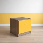 Κομοδίνο με Κίτρινο Συρτάρι